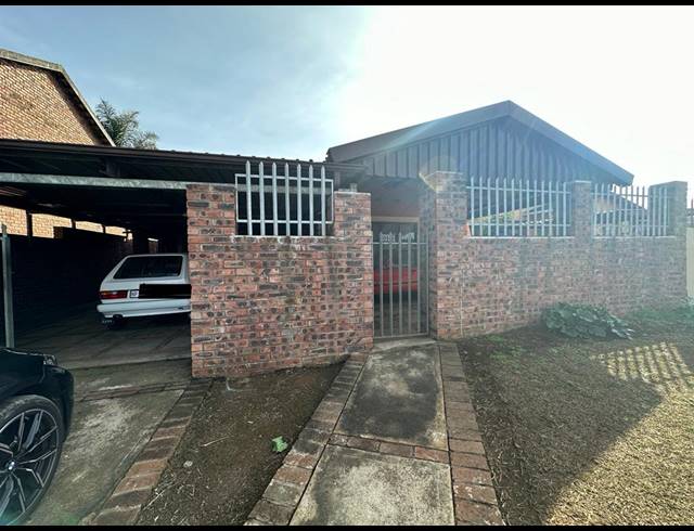 3 BEDROOM FREESTANDING FOR SALE IN EASTWOOD